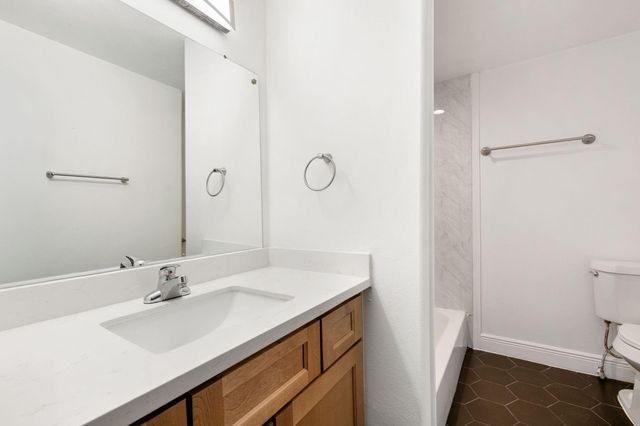 6825 London Street, Houston, TX 77021