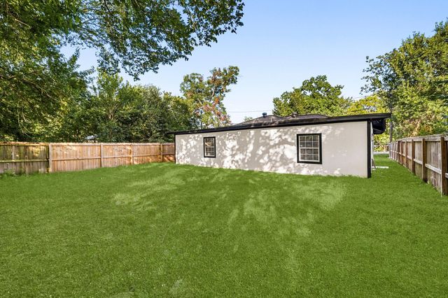 6825 London Street, Houston, TX 77021