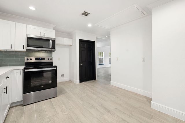 6825 London Street, Houston, TX 77021