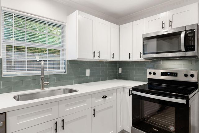 6825 London Street, Houston, TX 77021