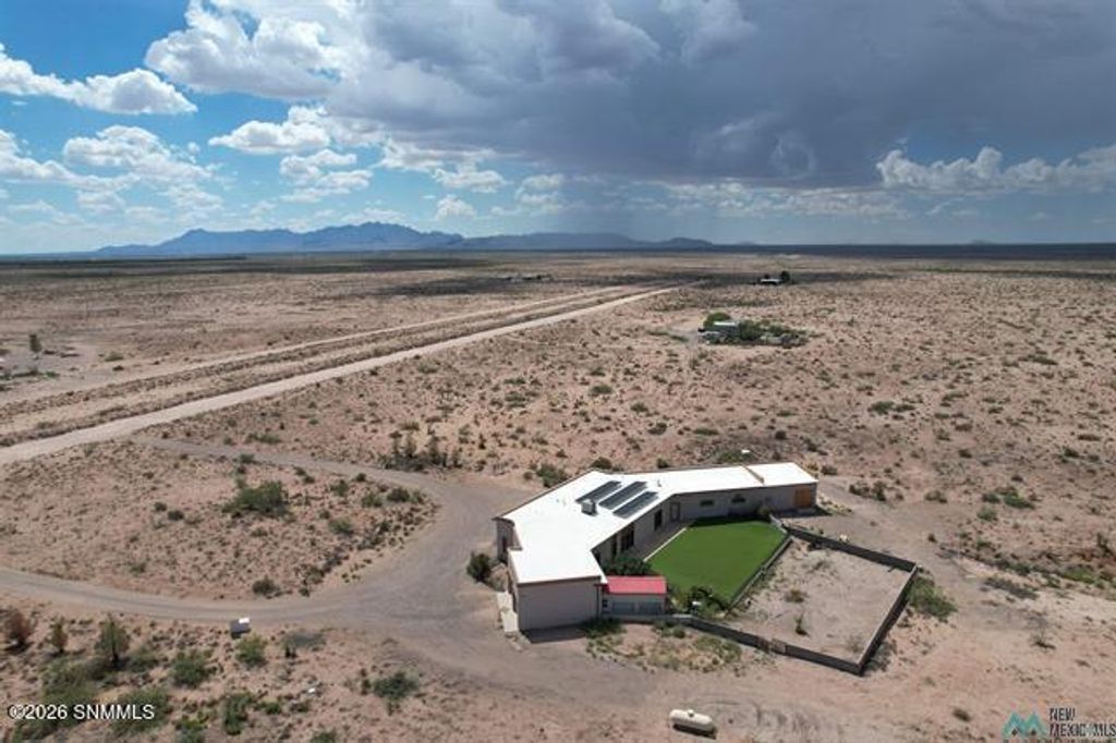 22445 SE Solo Runway, Deming, NM 88030