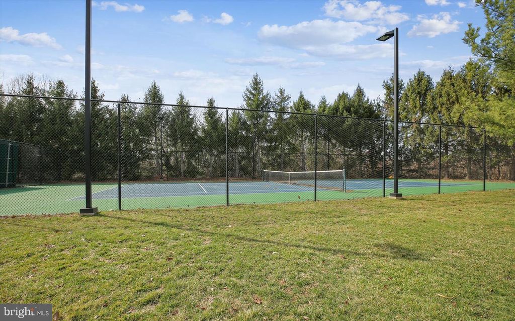 10003 VANDERBILT CIR #1-1, Rockville, MD 20850