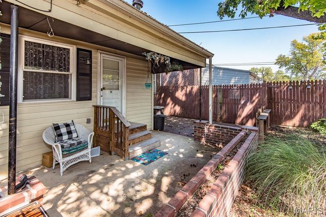 8120 Pennsylvania Avenue, St Louis, MO 63111