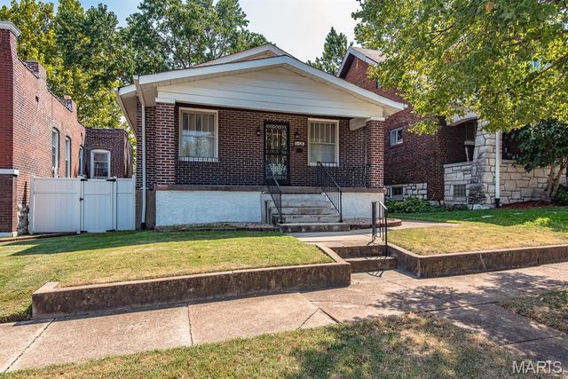 8120 Pennsylvania Avenue, St Louis, MO 63111
