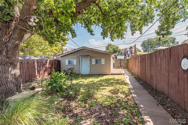 8120 Pennsylvania Avenue, St Louis, MO 63111