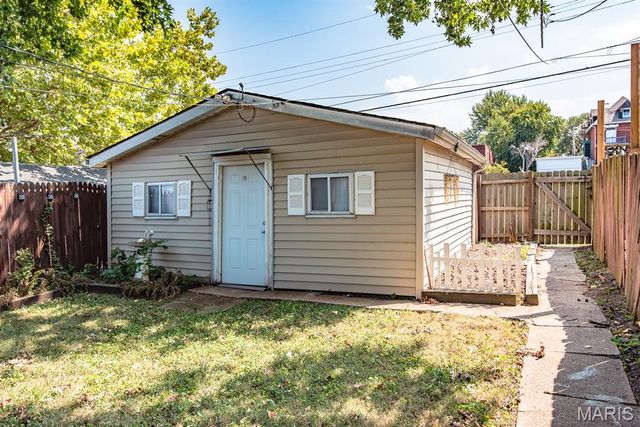 8120 Pennsylvania Avenue, St Louis, MO 63111