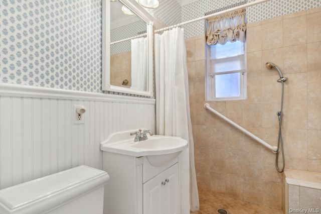 12 Hamilton Place B5, Garden City, NY 11530