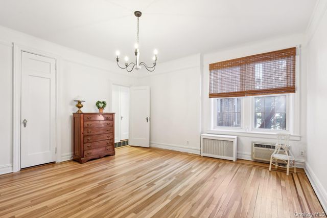 12 Hamilton Place B5, Garden City, NY 11530