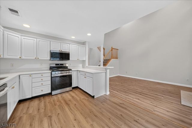 58 Windsong Cir, East Brunswick Twp., NJ 08816