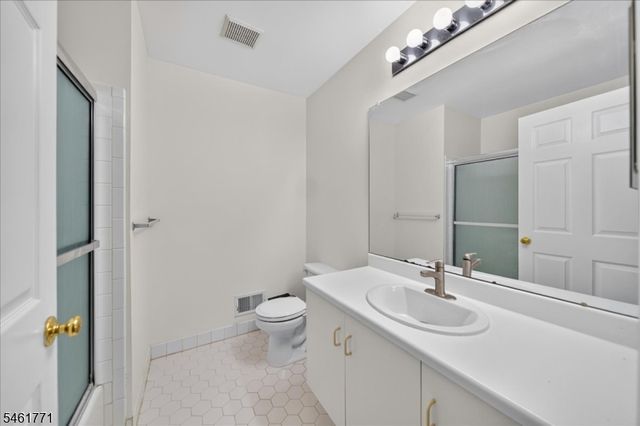 58 Windsong Cir, East Brunswick Twp., NJ 08816