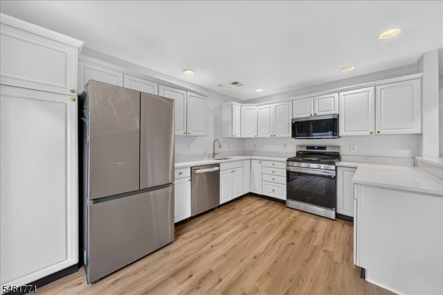 58 Windsong Cir, East Brunswick Twp., NJ 08816