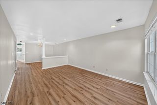 58 Windsong Cir, East Brunswick Twp., NJ 08816