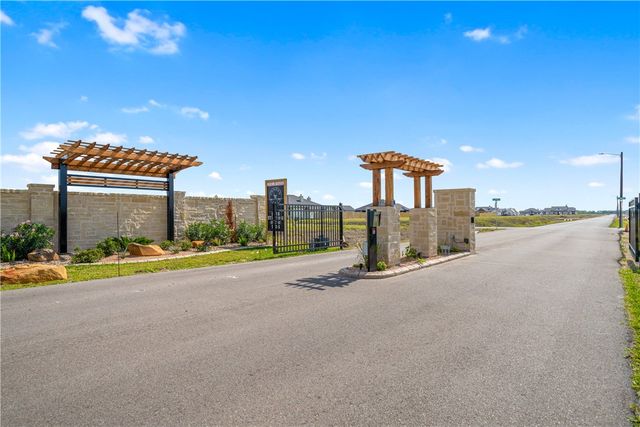 1518 Mariposa Ranch Dr, Corpus Christi, TX 78415