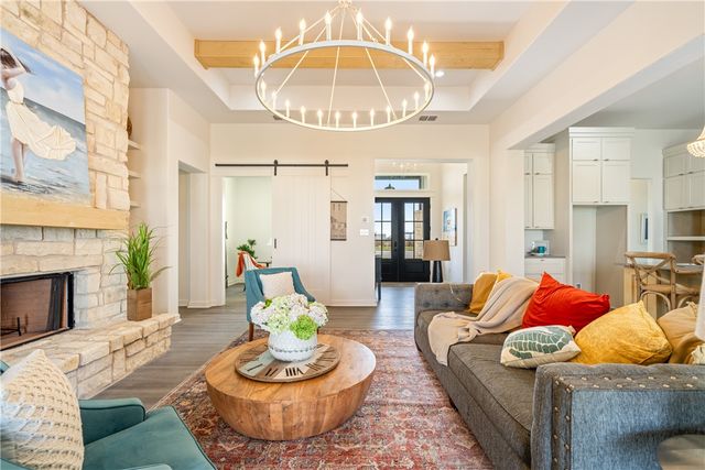 1518 Mariposa Ranch Dr, Corpus Christi, TX 78415