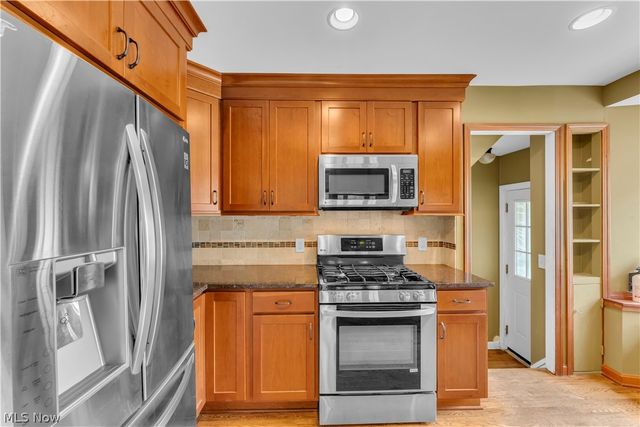 4824 W 58th Street, Cleveland, OH 44144