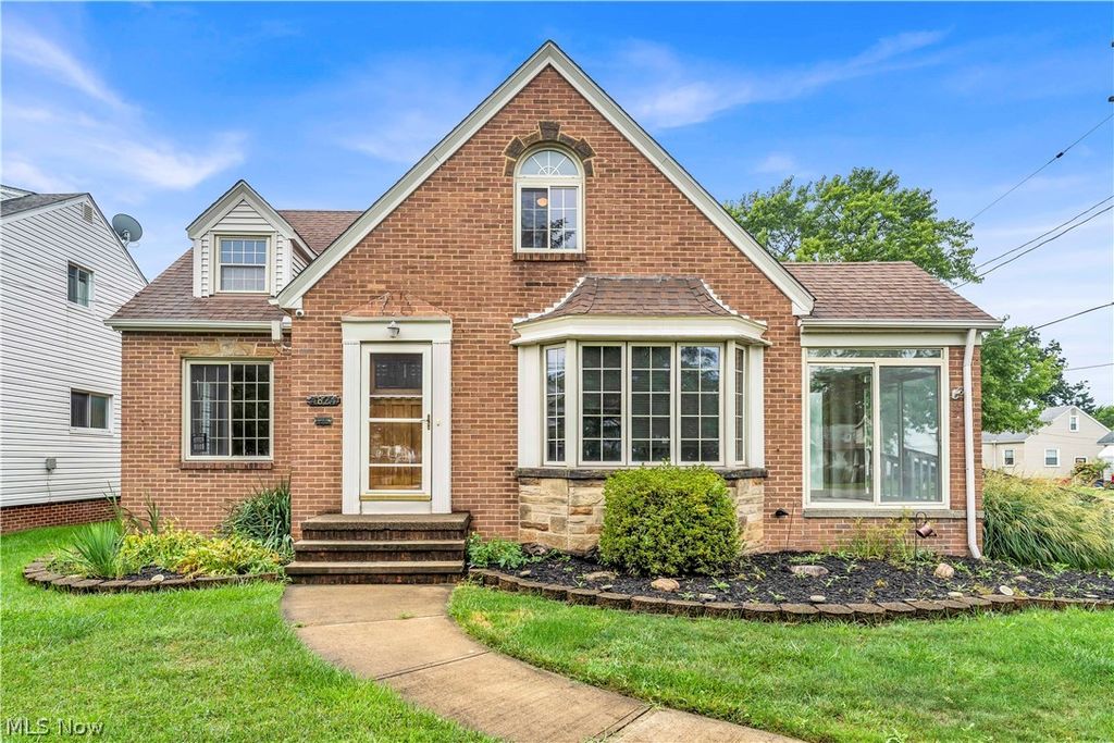 4824 W 58th Street, Cleveland, OH 44144