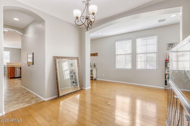 924 W WHITTEN Street, Chandler, AZ 85225