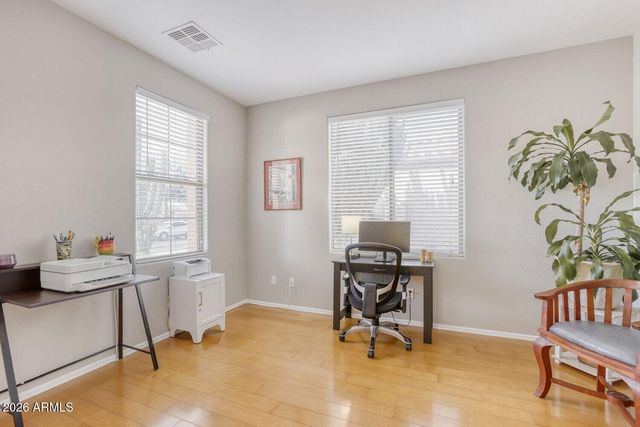 924 W WHITTEN Street, Chandler, AZ 85225