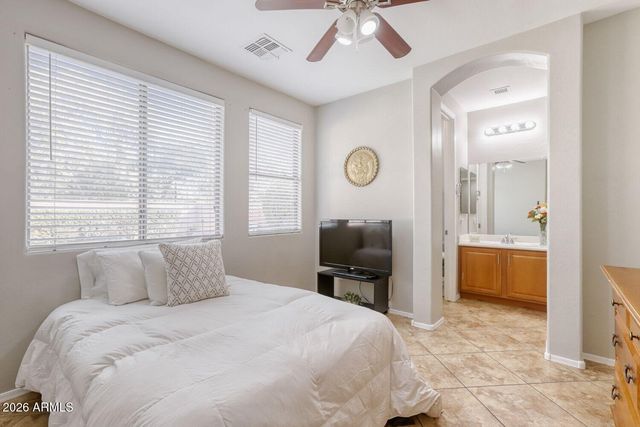 924 W WHITTEN Street, Chandler, AZ 85225