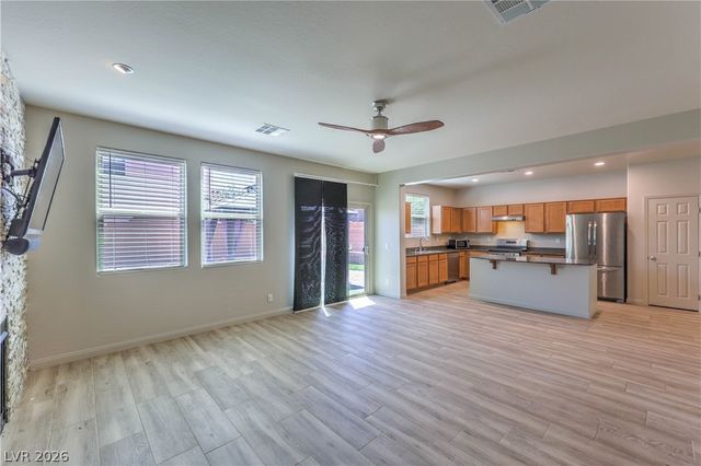 482 Eagle Glen Road, Las Vegas, NV 89148