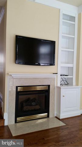 1632 COLONIAL HILLS DR, Mclean, VA 22102