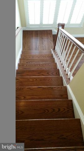 1632 COLONIAL HILLS DR, Mclean, VA 22102