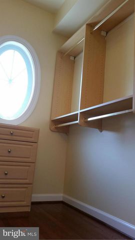 1632 COLONIAL HILLS DR, Mclean, VA 22102