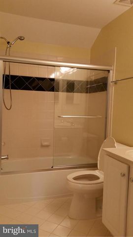 1632 COLONIAL HILLS DR, Mclean, VA 22102