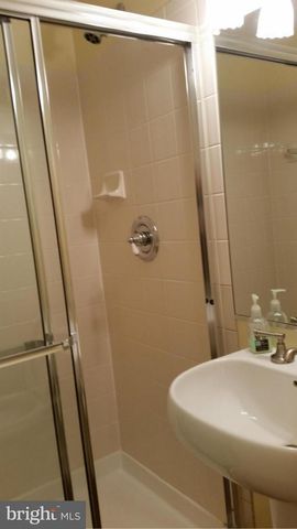 1632 COLONIAL HILLS DR, Mclean, VA 22102