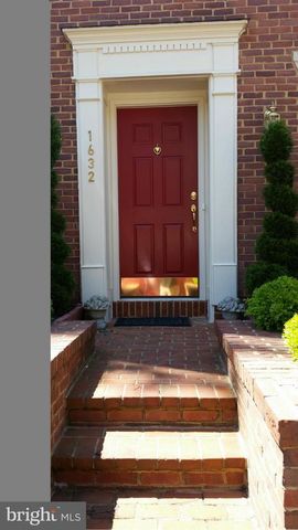 1632 COLONIAL HILLS DR, Mclean, VA 22102