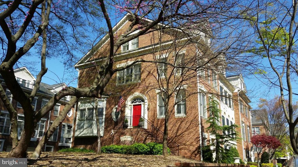 1632 COLONIAL HILLS DR, Mclean, VA 22102