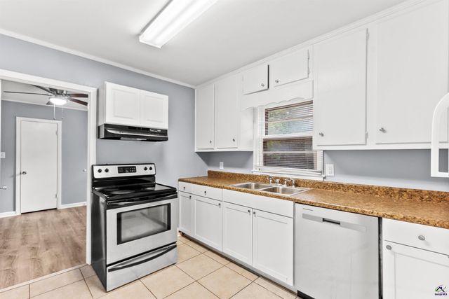 103 Woodlawn Avenue, Warner Robins, GA 31093