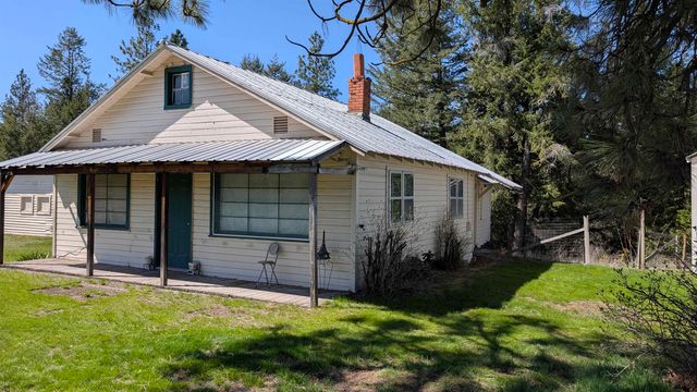 4807 E Chatteroy Rd, Chattaroy, WA 99003