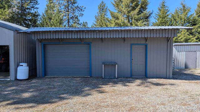 4807 E Chatteroy Rd, Chattaroy, WA 99003