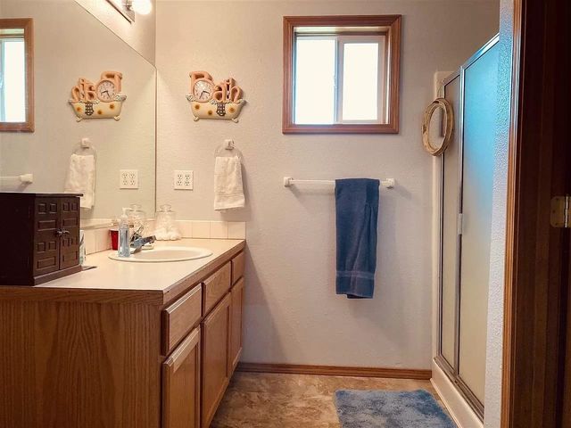 4807 E Chatteroy Rd, Chattaroy, WA 99003