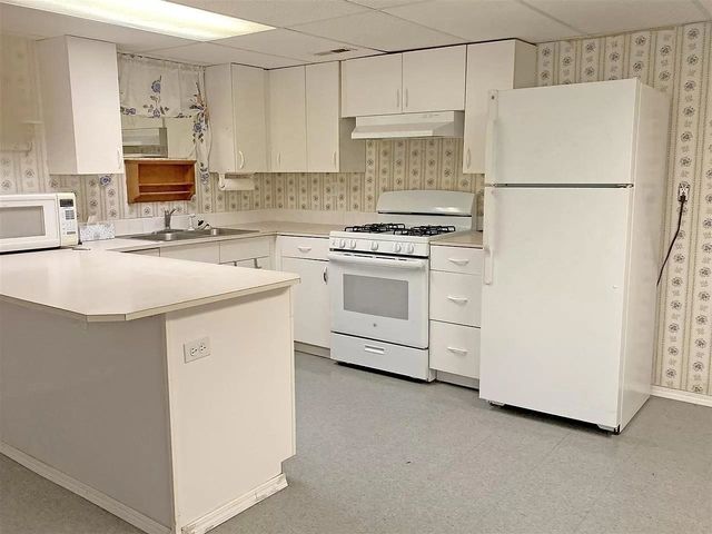 4807 E Chatteroy Rd, Chattaroy, WA 99003