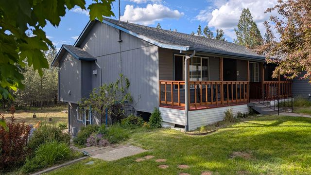 4807 E Chatteroy Rd, Chattaroy, WA 99003