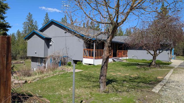 4807 E Chatteroy Rd, Chattaroy, WA 99003