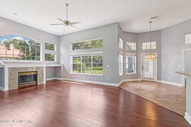 8205 BAY TREE Lane, Jacksonville, FL 32256