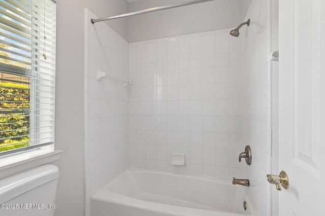 8205 BAY TREE Lane, Jacksonville, FL 32256