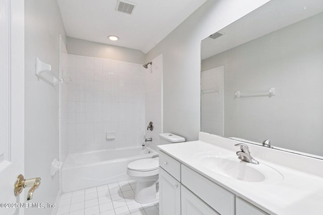 8205 BAY TREE Lane, Jacksonville, FL 32256