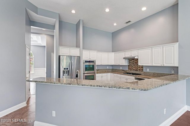 8205 BAY TREE Lane, Jacksonville, FL 32256