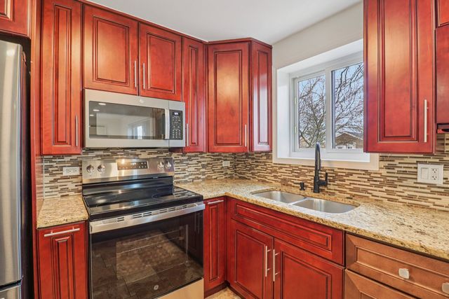 2333 N Neva Avenue 101C, Chicago, IL 60707