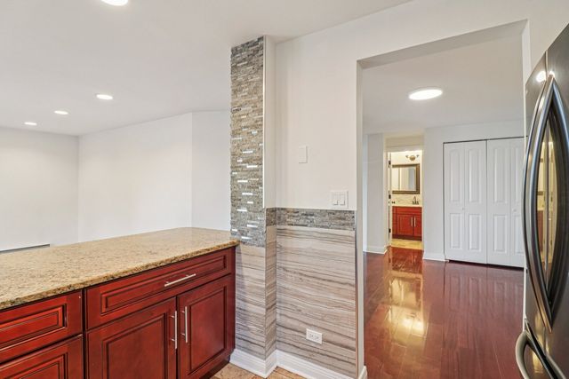 2333 N Neva Avenue 101C, Chicago, IL 60707