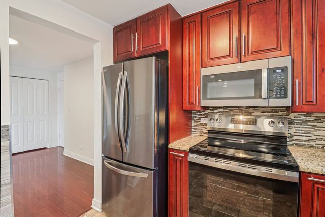 2333 N Neva Avenue 101C, Chicago, IL 60707