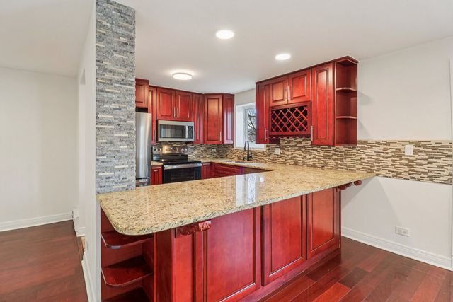 2333 N Neva Avenue 101C, Chicago, IL 60707
