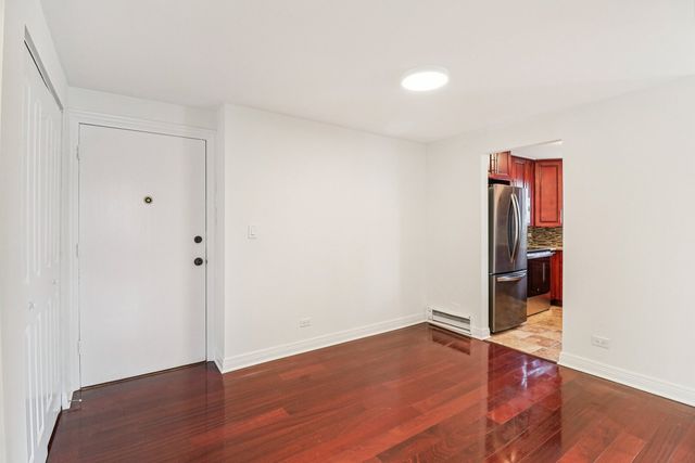 2333 N Neva Avenue 101C, Chicago, IL 60707