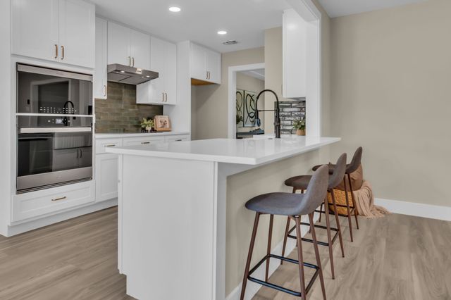 5529 Wood View Street, North Richland Hills, TX 76180