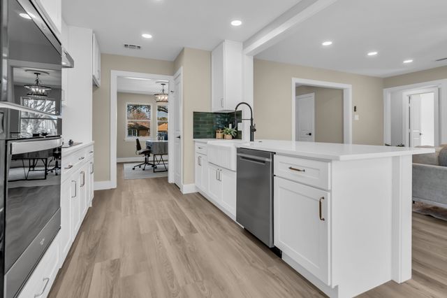 5529 Wood View Street, North Richland Hills, TX 76180