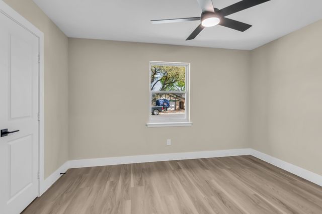 5529 Wood View Street, North Richland Hills, TX 76180